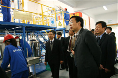教育部職教司葛道凱司長(zhǎng)、高教司劉桔副司長(zhǎng)在常州參觀中控化工總控工比賽裝置